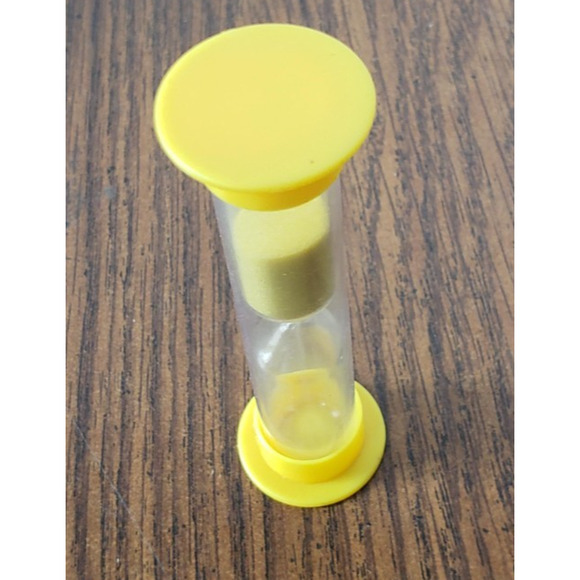 Plastic Small Yellow Hourglass Student Gift Decoration Hourglass Timer - Picture 3 of 4